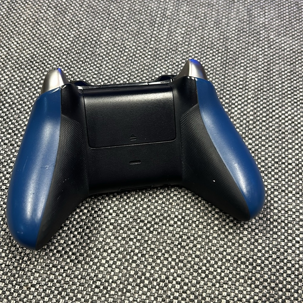Xbox controller custom made - Picture 2 of 2